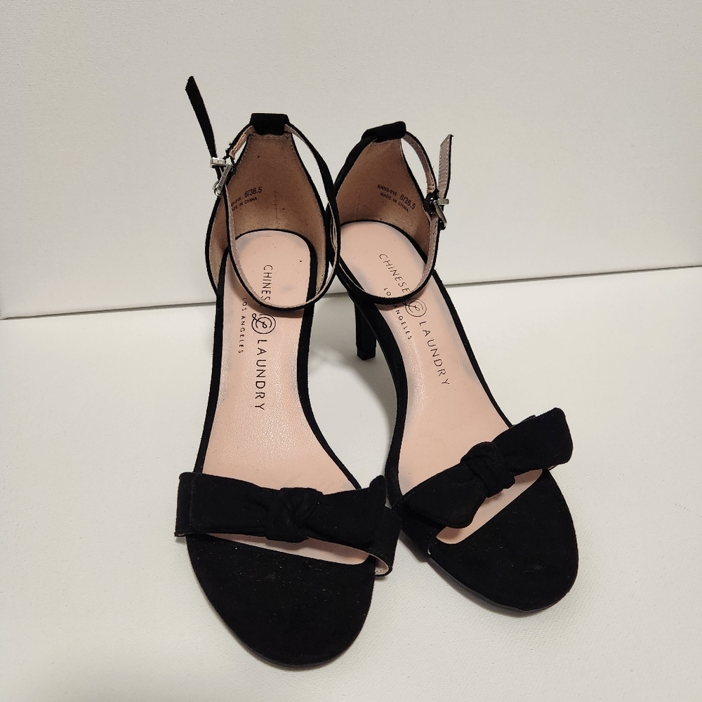 NWOT Chinese Laundry Black Suede Bow Heels Size 6
